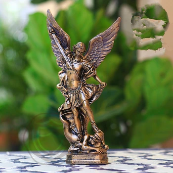 Статуя на Архангел Свети Михаил,Михаил Архангел на Небето побеждава Луцифер,Статуя на Луцифер,Архангел Михаил потъпква Сатаната - Изображение 1  